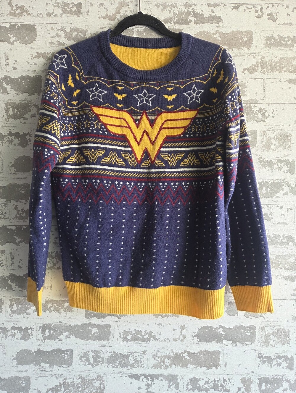 DC Comics Wonder Woman Ugly Christmas Sweater Men's Large Navy Fair Isle Knit